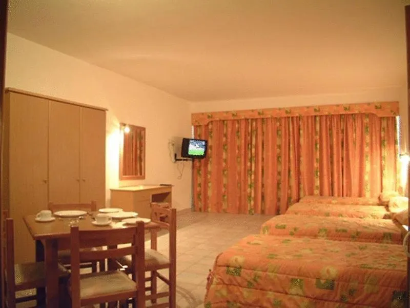 Empire Studio Apartments Saint Julian's